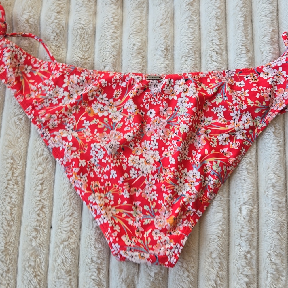 O' Neill Mina Piper Ditsy Cherry Blossom Side-Tie Bikini Bottom Small - Picture 2 of 5